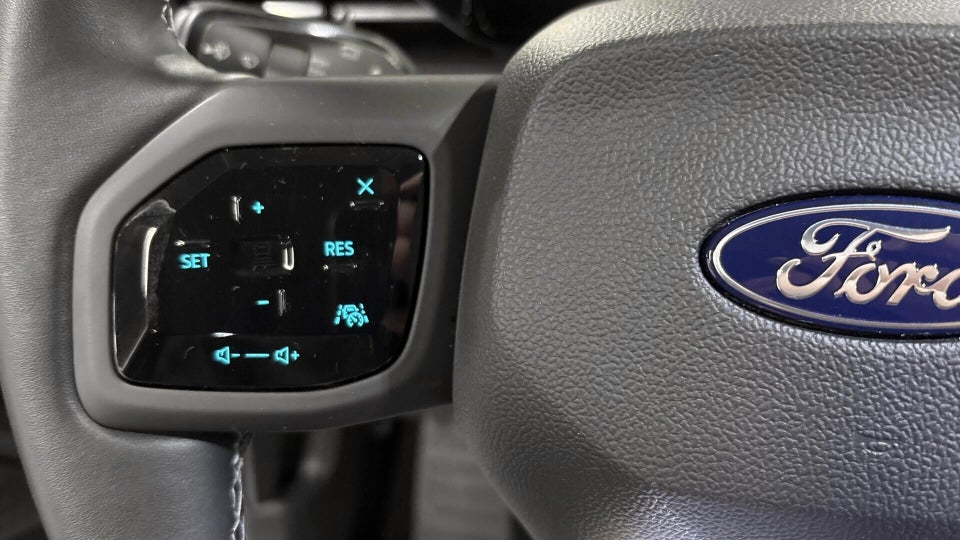 Ford Explorer 77 Premium Extended Range 5d