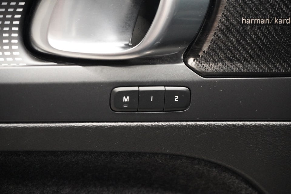 Volvo XC40 P6 ReCharge Pro 5d