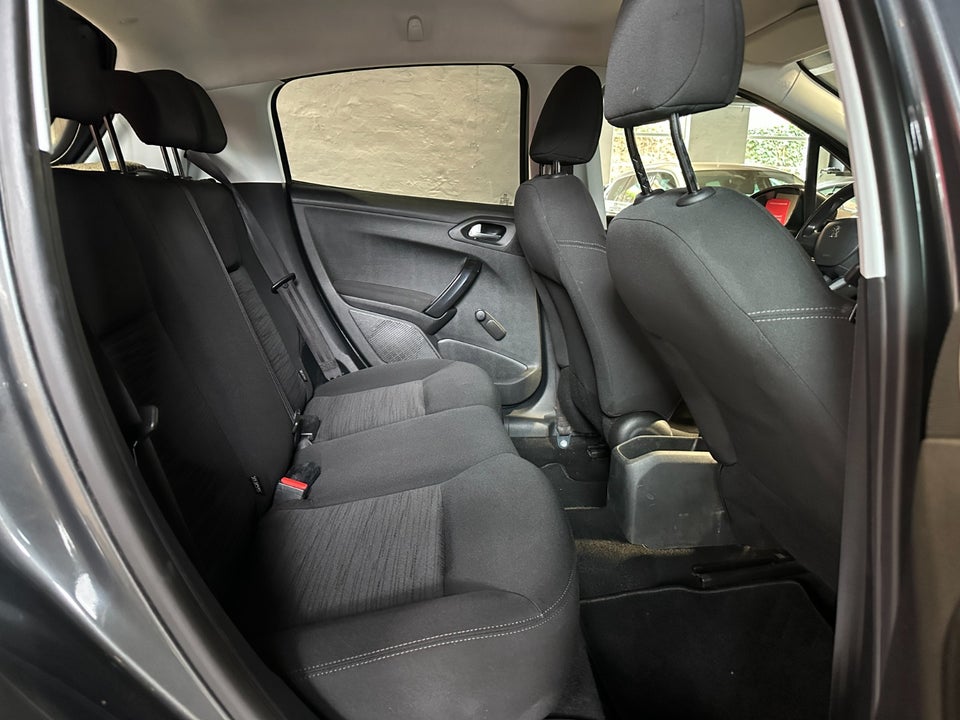 Peugeot 208 1,0 VTi Access 5d