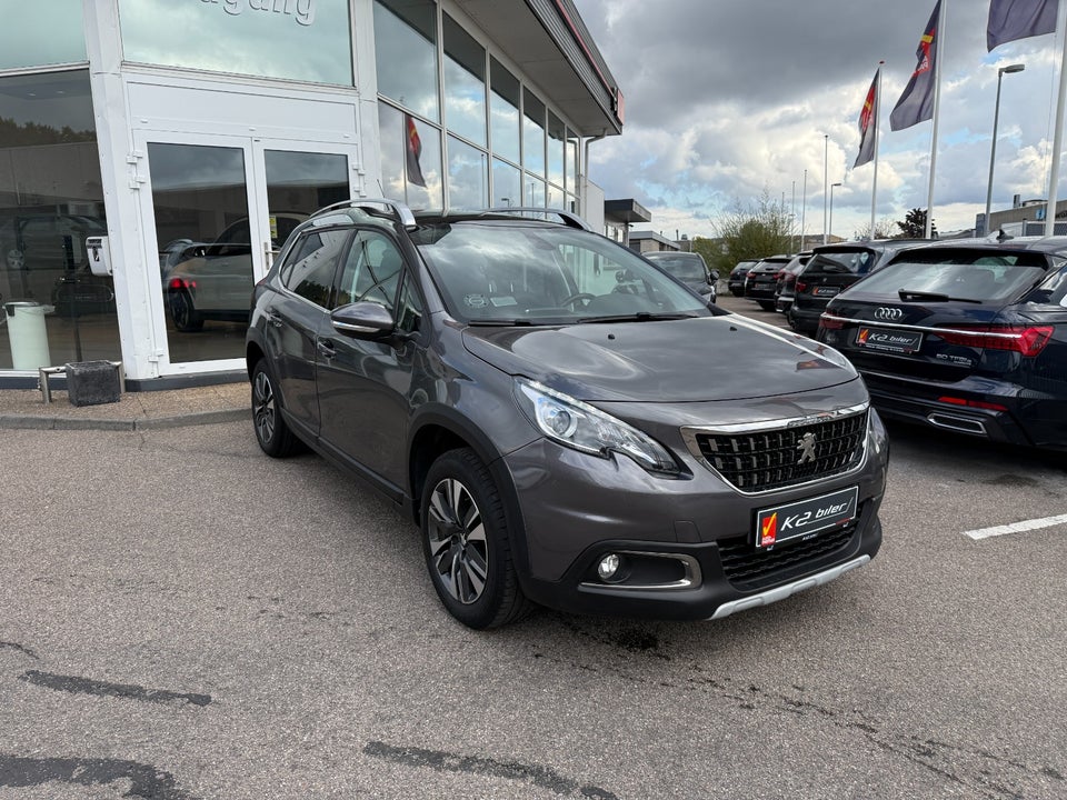 Peugeot 2008 1,2 e-THP 110 Selection Sky 5d