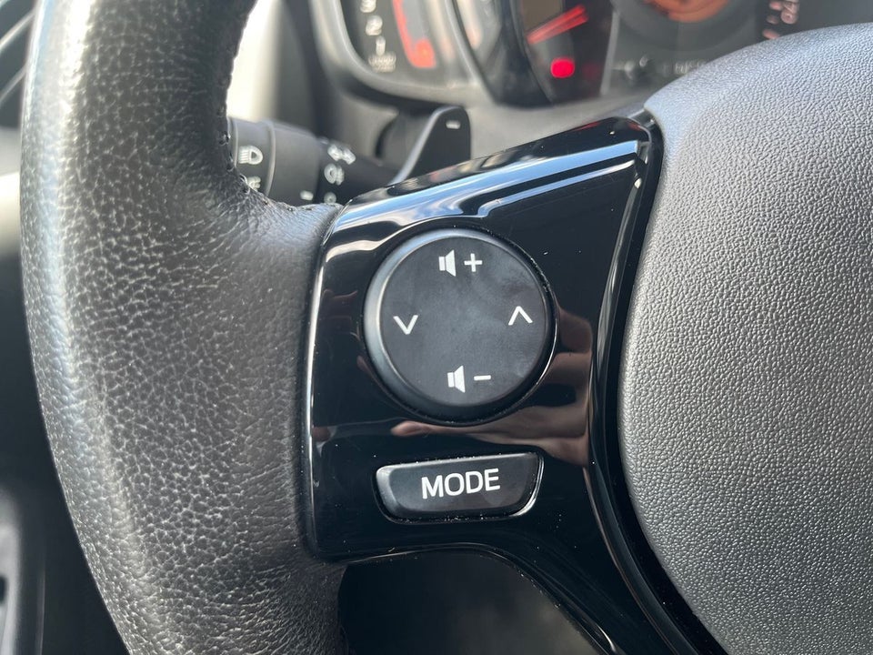 Toyota Aygo 1,0 VVT-i x-play x-shift 5d