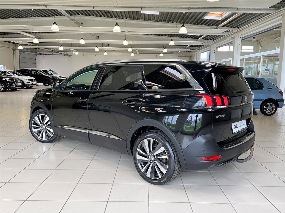 Peugeot 5008 1,5 BlueHDi 130 Allure 7prs 5d