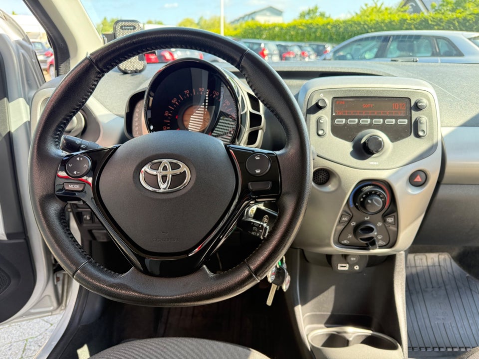 Toyota Aygo 1,0 VVT-i x-play 5d