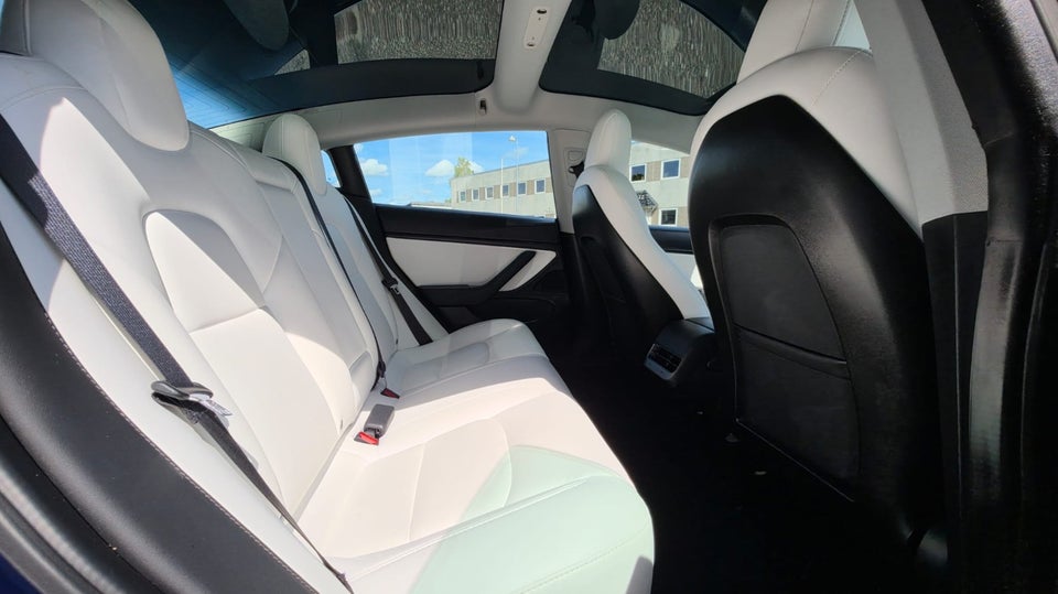 Tesla Model 3 Long Range AWD 4d