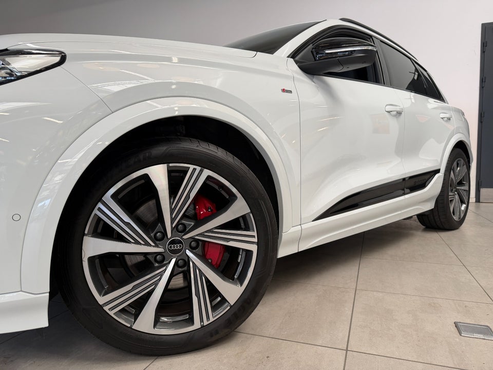 Audi Q6 e-tron S-line performance 5d