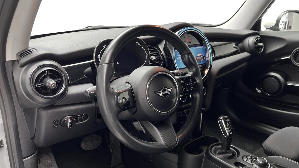 MINI Cooper SE Essential 3d