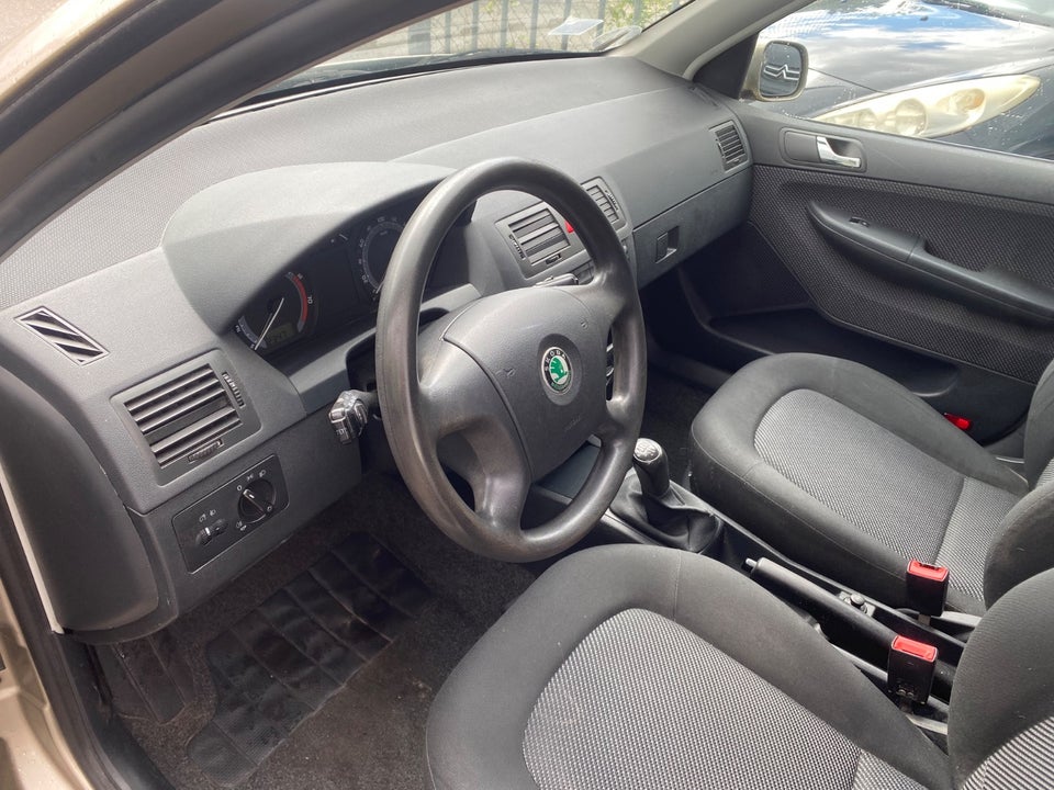 Skoda Fabia 1,4 16V 75 Ambiente Combi 5d