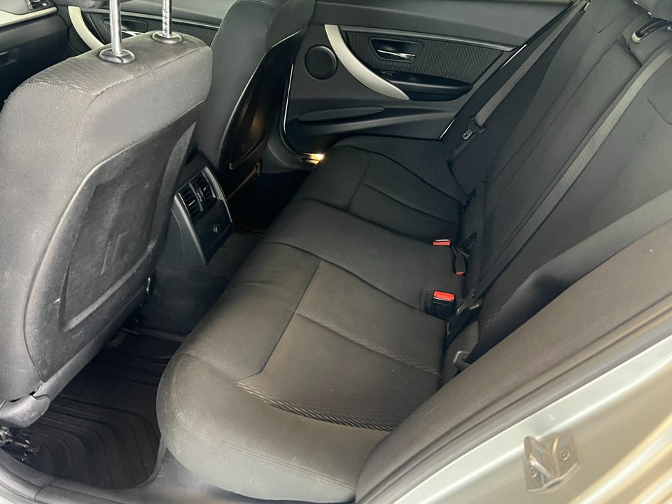 BMW 318d 2,0 Touring aut. 5d