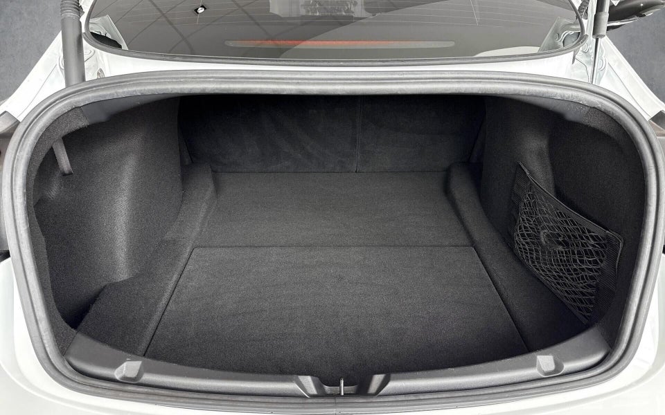 Tesla Model 3 Standard Range+ RWD 4d