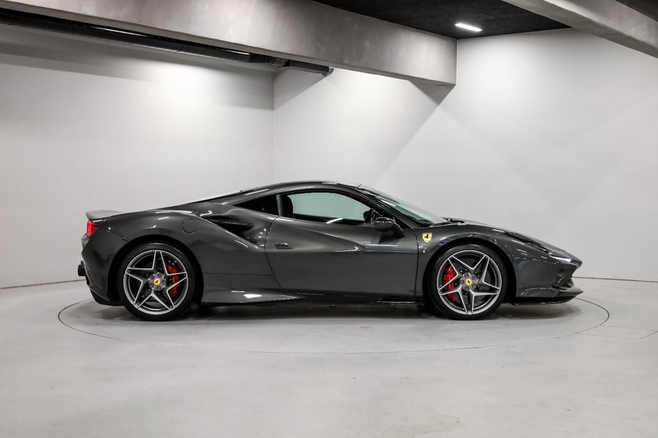 Ferrari F8 Tributo 3,9 DCT 2d