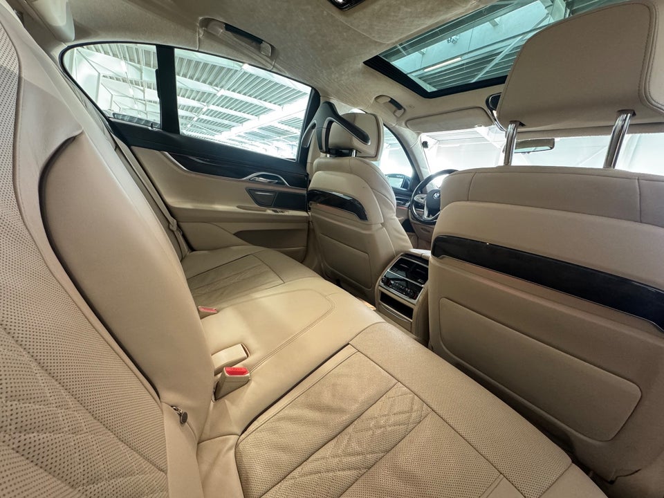 BMW 750i 4,4 xDrive aut. 4d