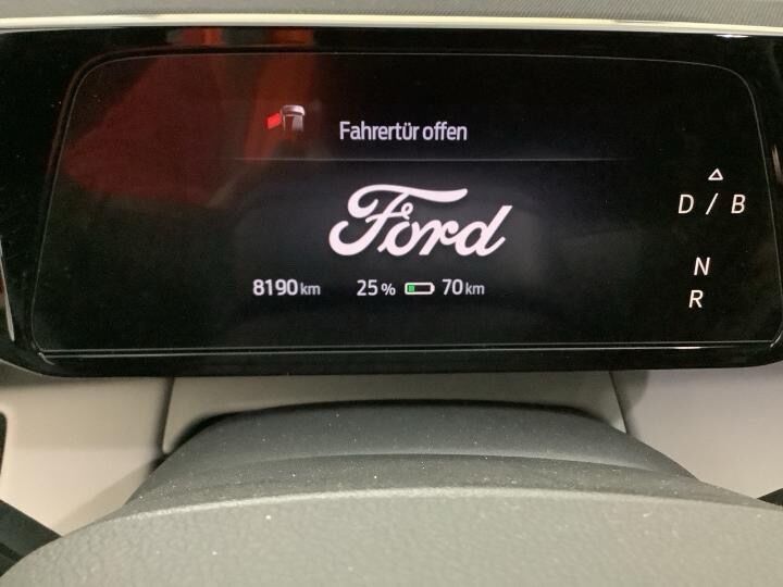 Ford Capri 77 Select Extended Range 5d