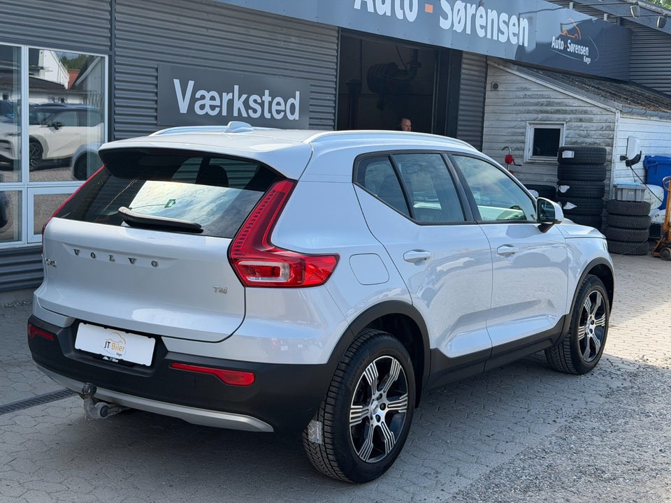 Volvo XC40 2,0 T4 190 Momentum aut. 5d