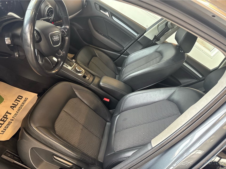 Audi A3 2,0 TDi 150 Ambiente Sportback S-tr. 5d