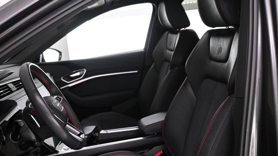 Audi Q8 e-tron 55 S-line quattro 5d