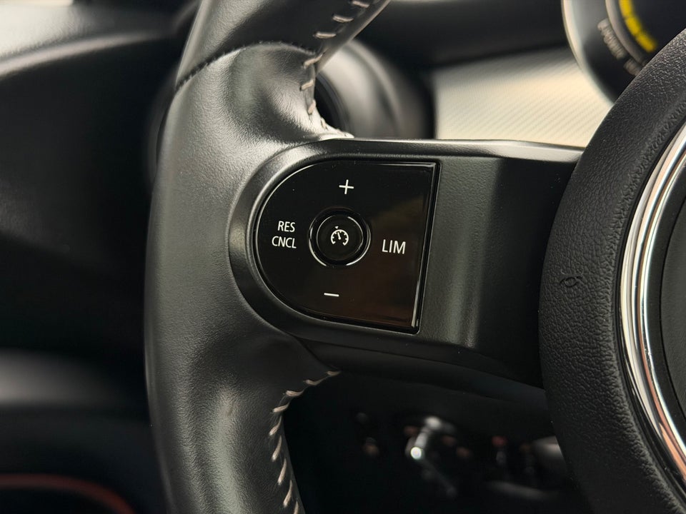 MINI Cooper SE Maximise 3d