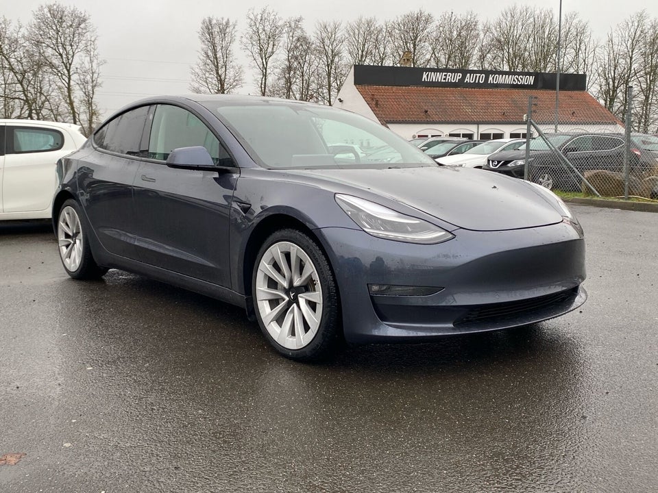 Tesla Model 3 Long Range AWD 4d