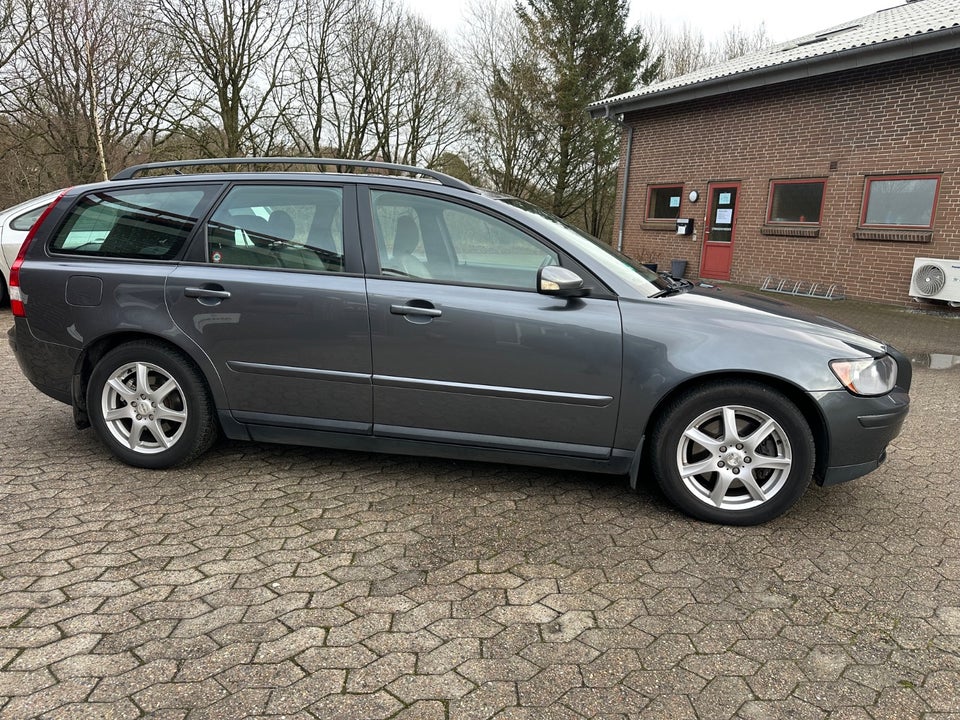 Volvo V50 2,4i Summum aut. 5d