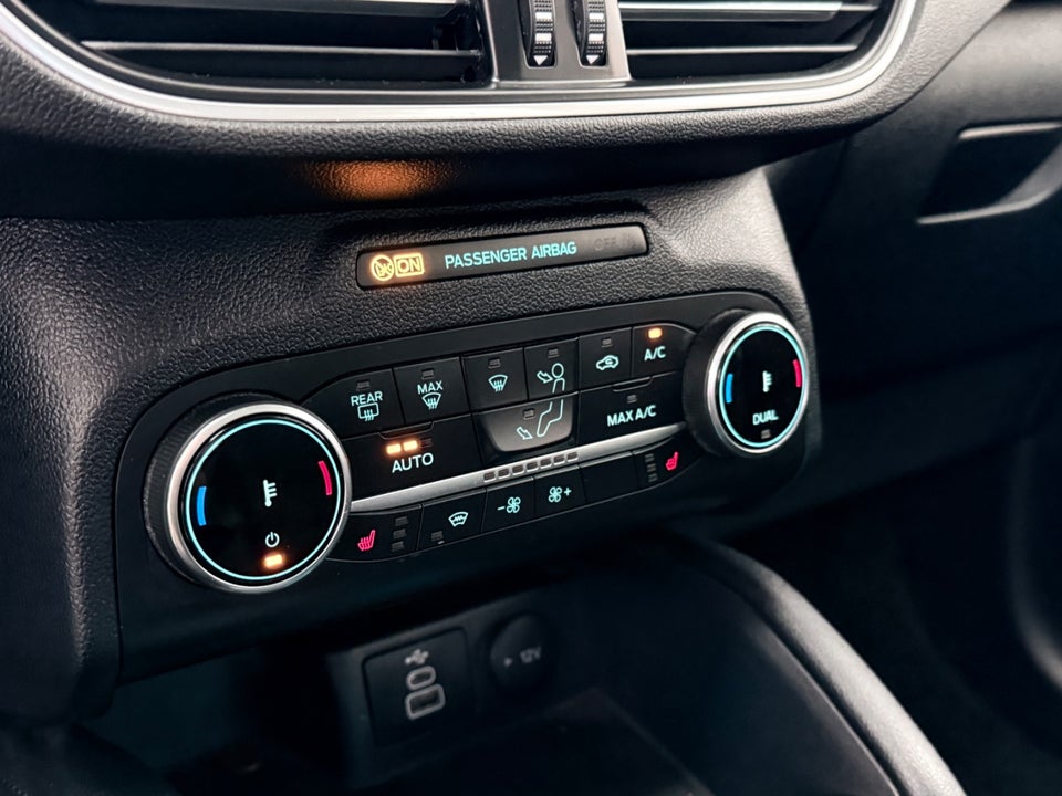 Ford Kuga 2,5 PHEV Titanium CVT 5d