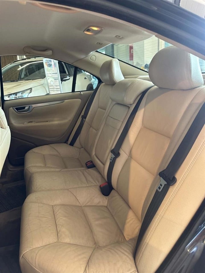 Volvo S60 2,4 140 aut. 4d