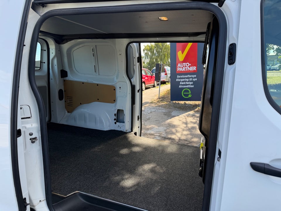Toyota ProAce 2,0 D 180 Medium Comfort aut. 6d