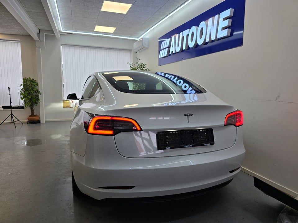 Tesla Model 3 RWD 4d
