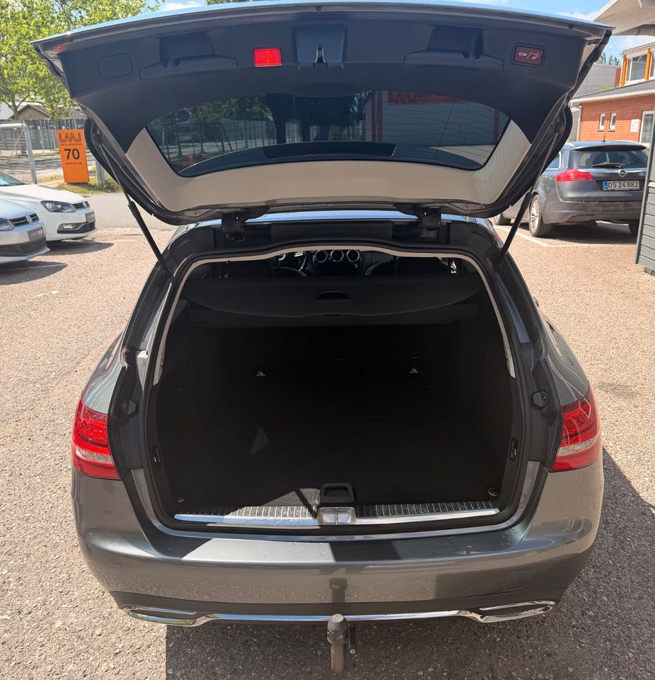 Mercedes C220 d 2,2 Avantgarde stc. aut. 5d