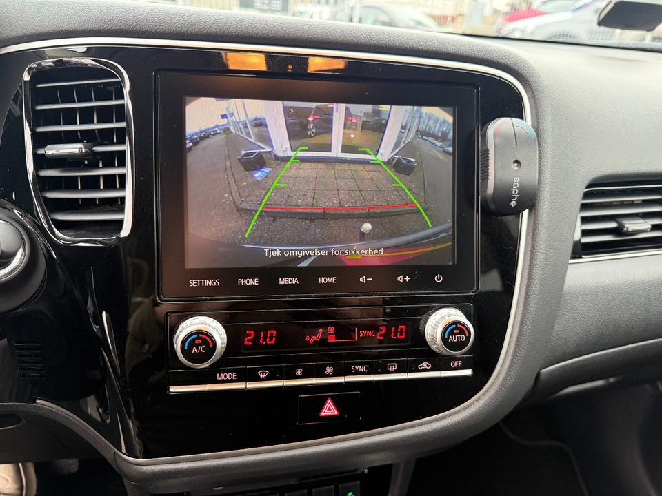 Mitsubishi Outlander 2,4 PHEV Invite CVT 4WD 5d