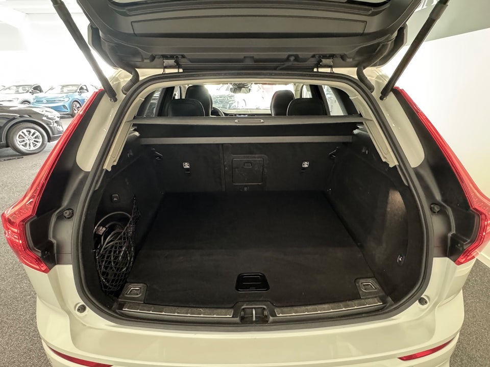 Volvo XC60 2,0 T8 ReCharge Plus Dark aut. AWD 5d
