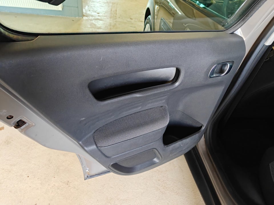 Citroën C4 Cactus 1,6 BlueHDi 100 Cool Comfort 5d