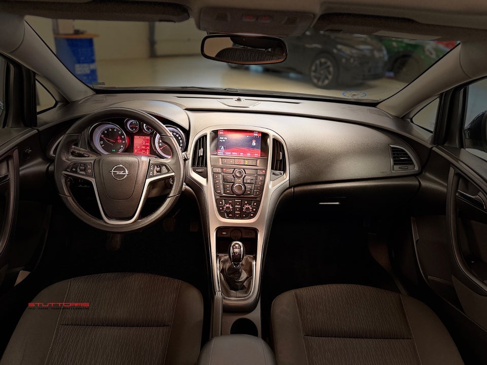 Opel Astra 1,4 T 140 Enjoy 5d