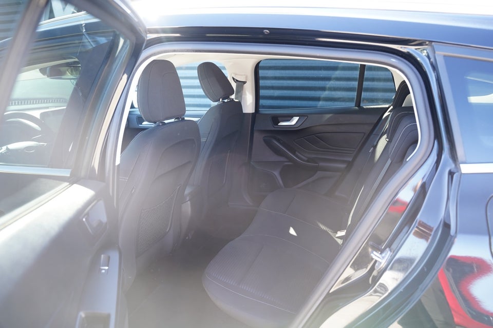 Ford Focus 1,0 EcoBoost Active Business stc. 5d