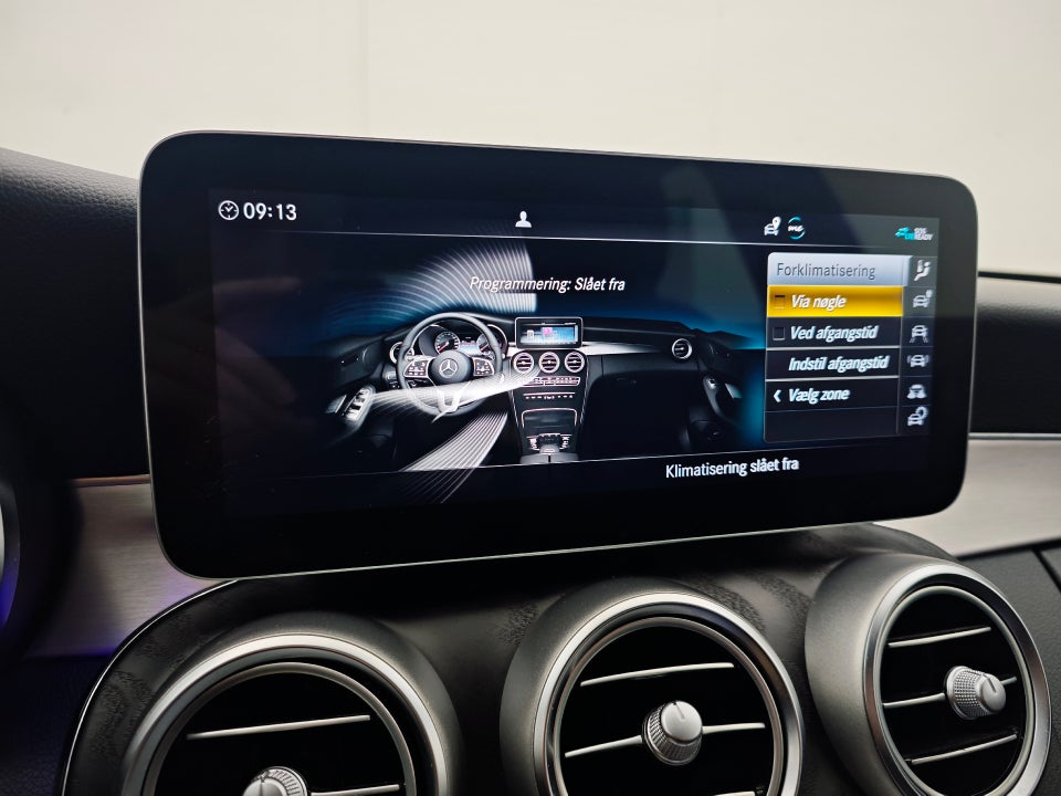 Mercedes C300 de 2,0 AMG Line stc. aut. 5d