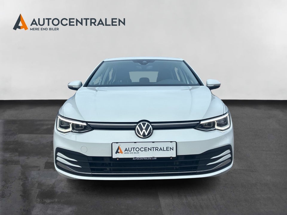 VW Golf VIII 1,5 eTSi 150 Life DSG 5d