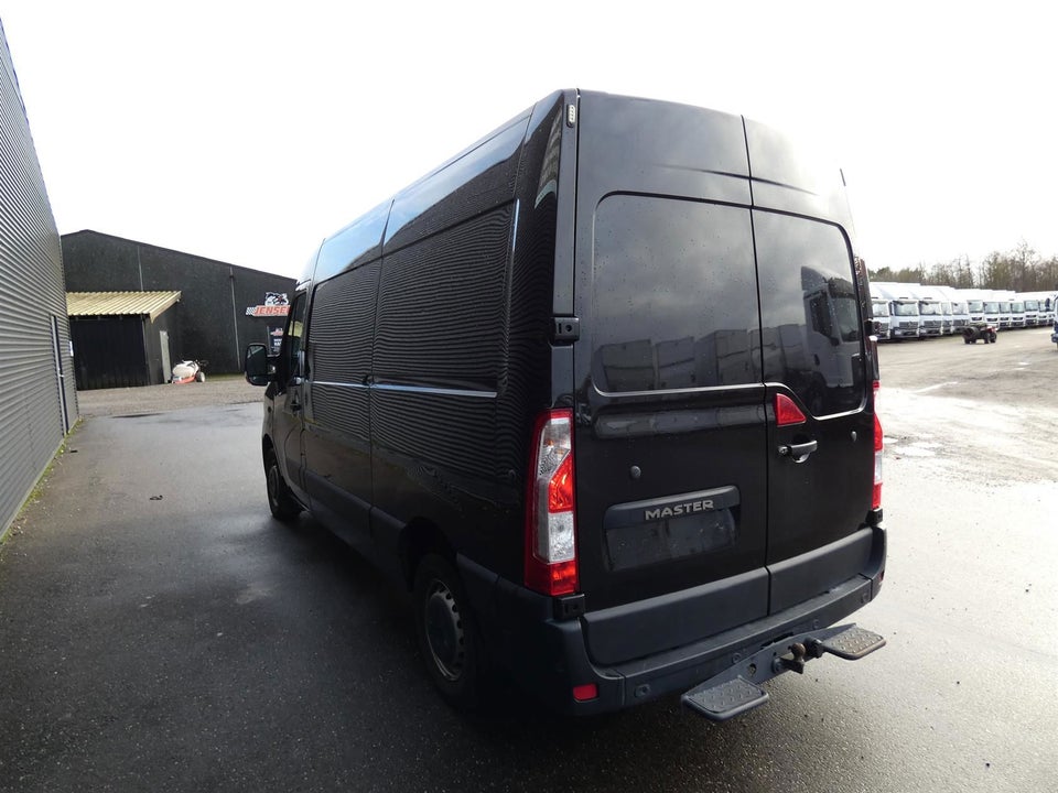 Renault Master IV T33 2,3 dCi 135 L2H2 Kassevogn