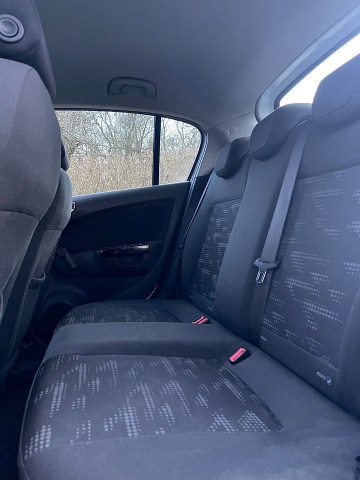 Opel Corsa 1,0 12V Essentia 5d