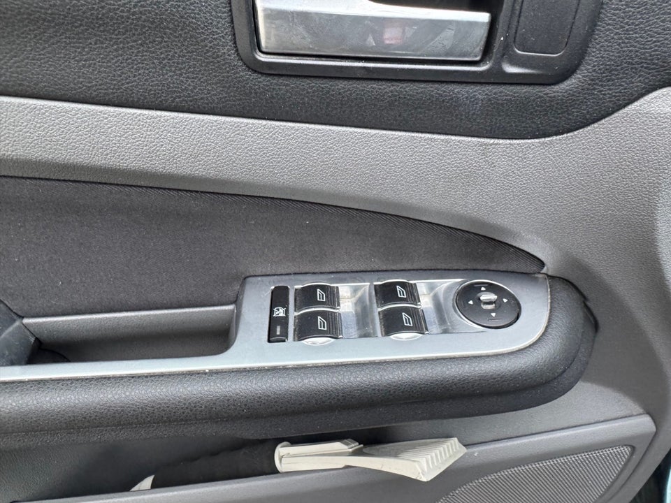 Ford Focus 1,6 Titanium 5d