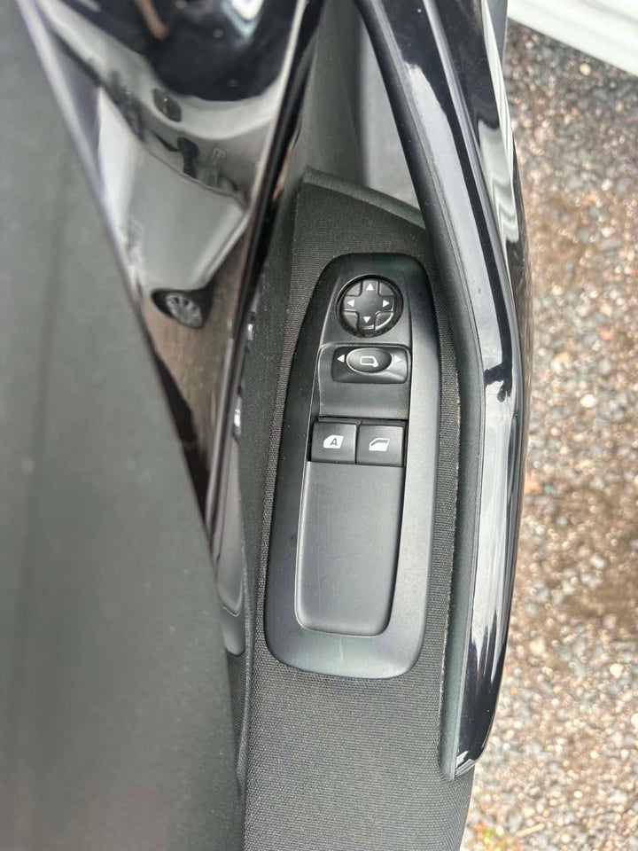 Peugeot 208 1,2 VTi Access 5d