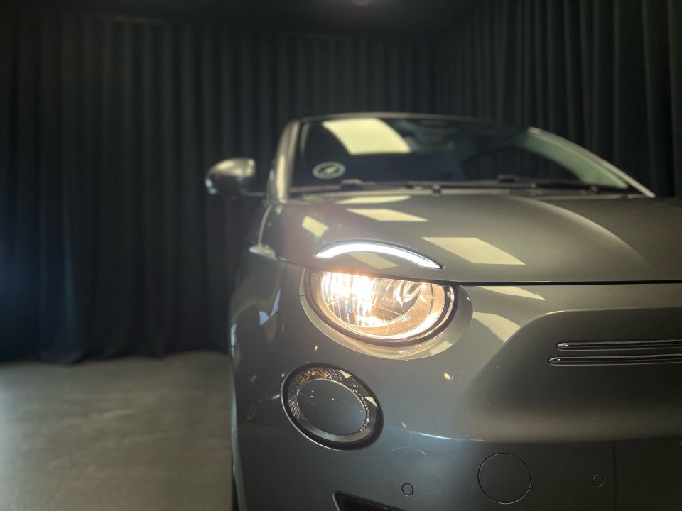 Fiat 500e 42 Icon 3d