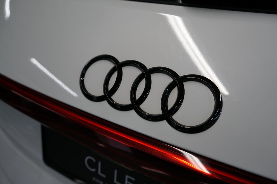 Audi e-tron 55 S-line quattro 5d