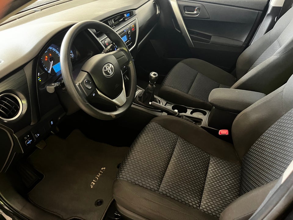 Toyota Auris 1,6 T2 5d