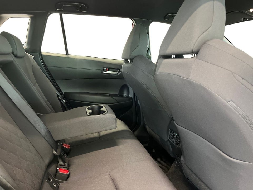Toyota Corolla Cross 2,0 Hybrid Active CVT 5d