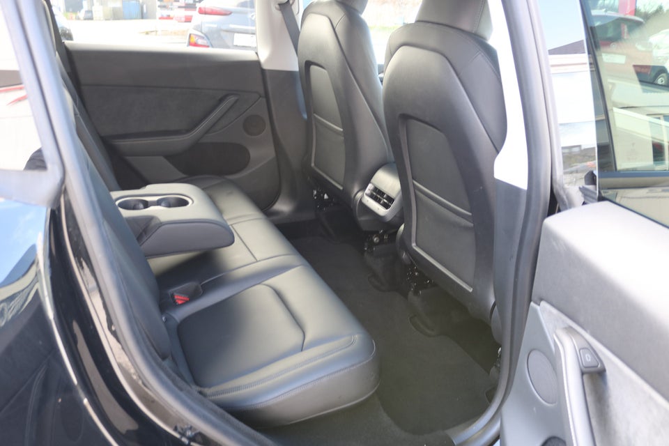 Tesla Model Y Long Range AWD 5d