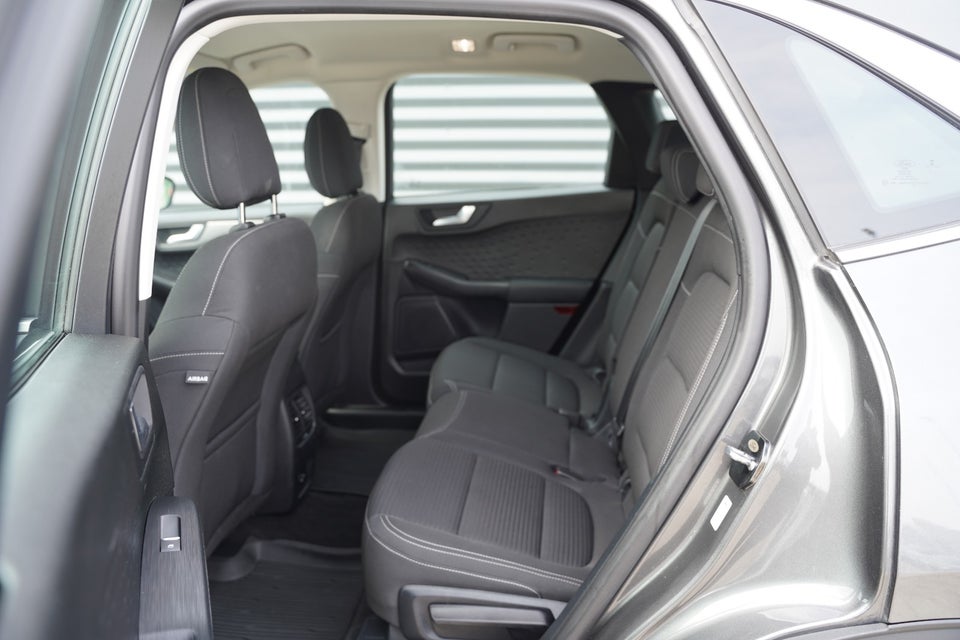 Ford Kuga 2,5 PHEV Titanium CVT 5d