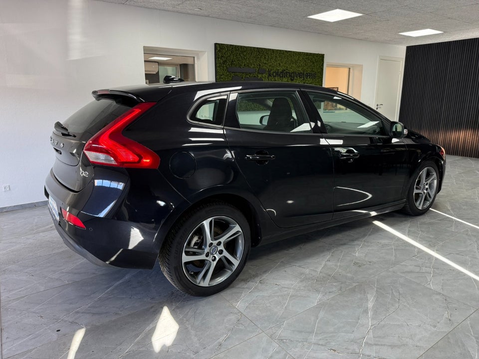 Volvo V40 1,6 D2 115 Kinetic Drive-E 5d