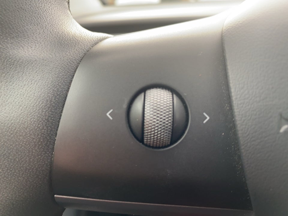 Tesla Model Y RWD 5d