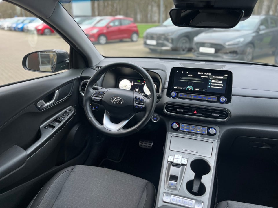 Hyundai Kona 64 EV Essential 5d