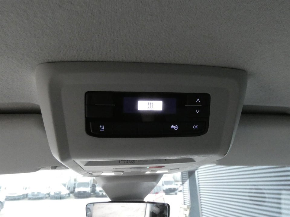 VW Transporter 2,0 TDi 150 Kassevogn DSG 4Motion kort