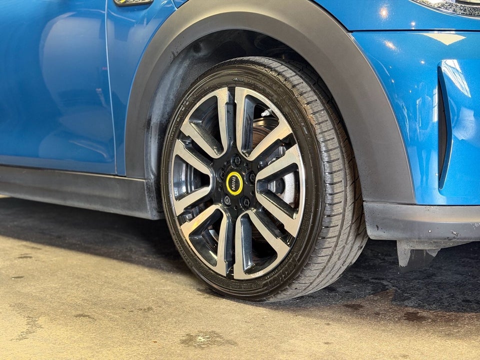 MINI Cooper SE Classic Trim 3d