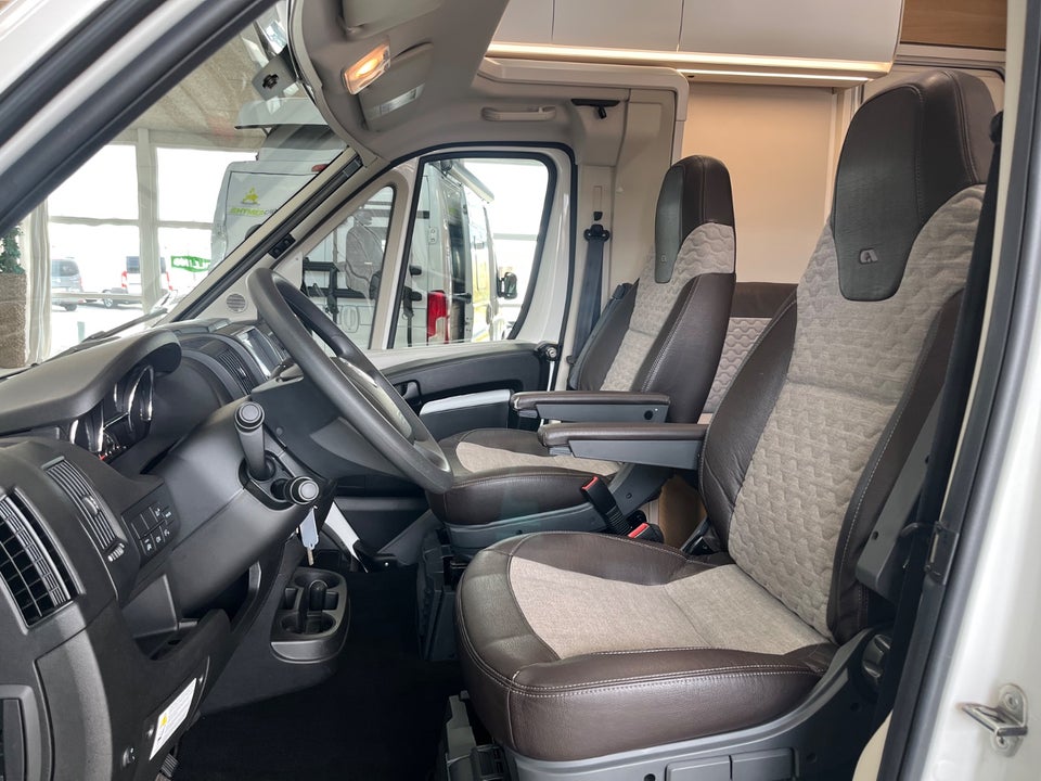 Fiat Adria 2,3 Coral Plus 670 SLT aut. 3d